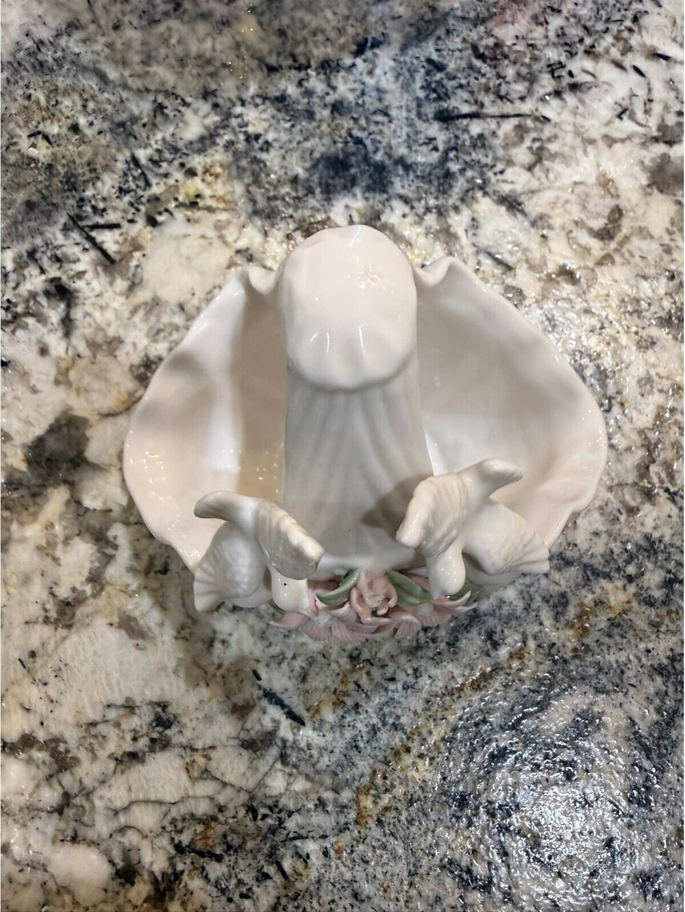 Porcelain Figurine Ceramic Basket with Doves and Flowers by K's Collection